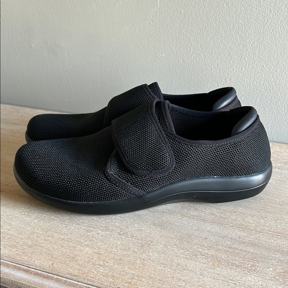 Alegria Women’s ComfyFlex Black Walking Shoes, Size 39 – Lightweight Support​